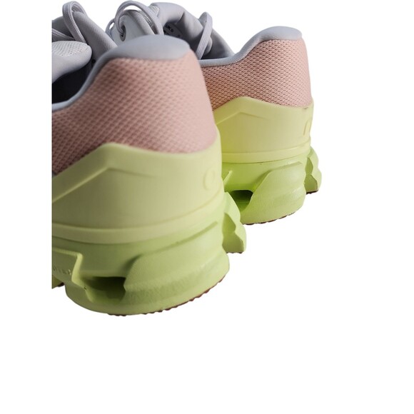 On Cloudflyer 4, Women's Sz W 11 White/Hay Running Shoes Athleisure Outdoor Gym - Picture 8 of 12